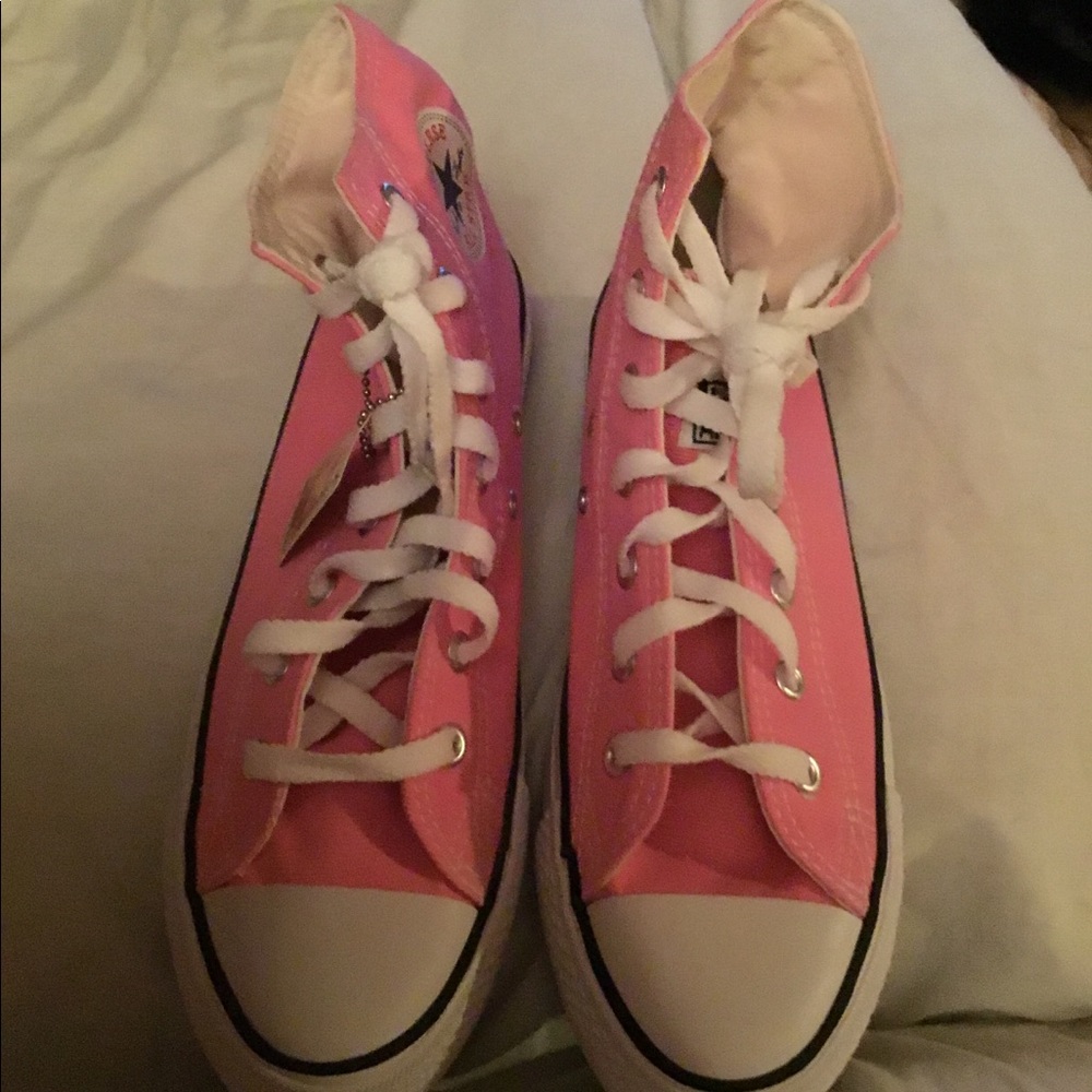 Chuck Taylor Converse All  ⭐️ Star Pink high tops.